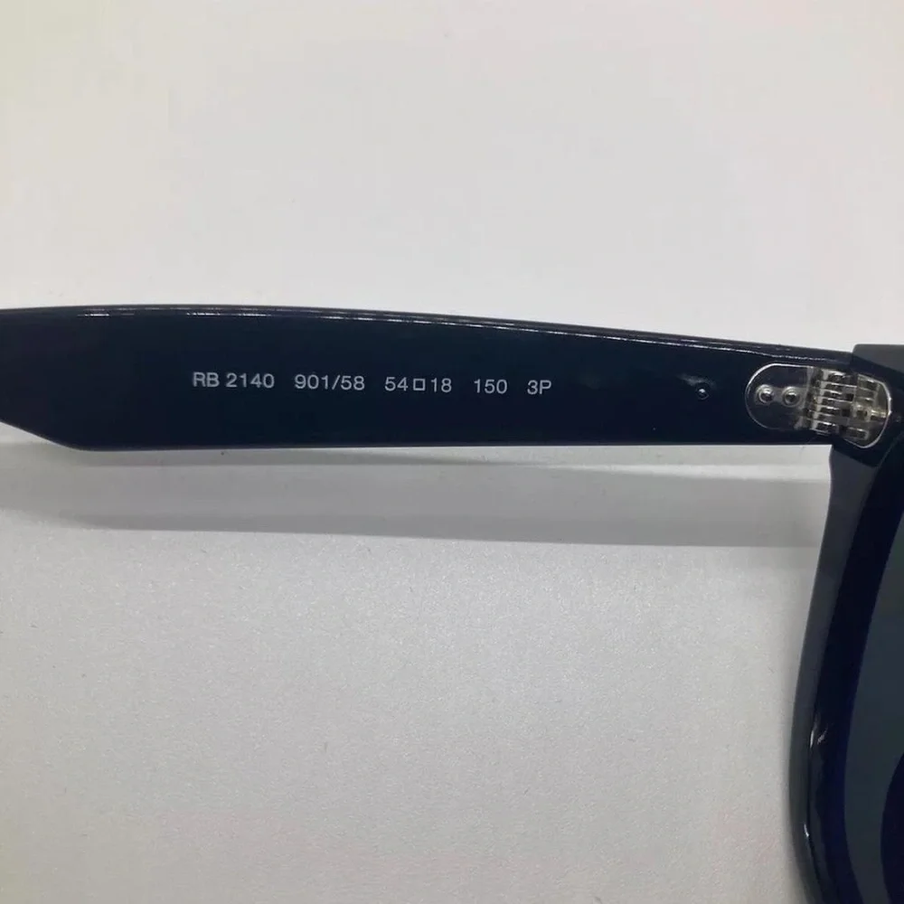 Ray-Ban Wayfarer Black  Polarized Sunglasses